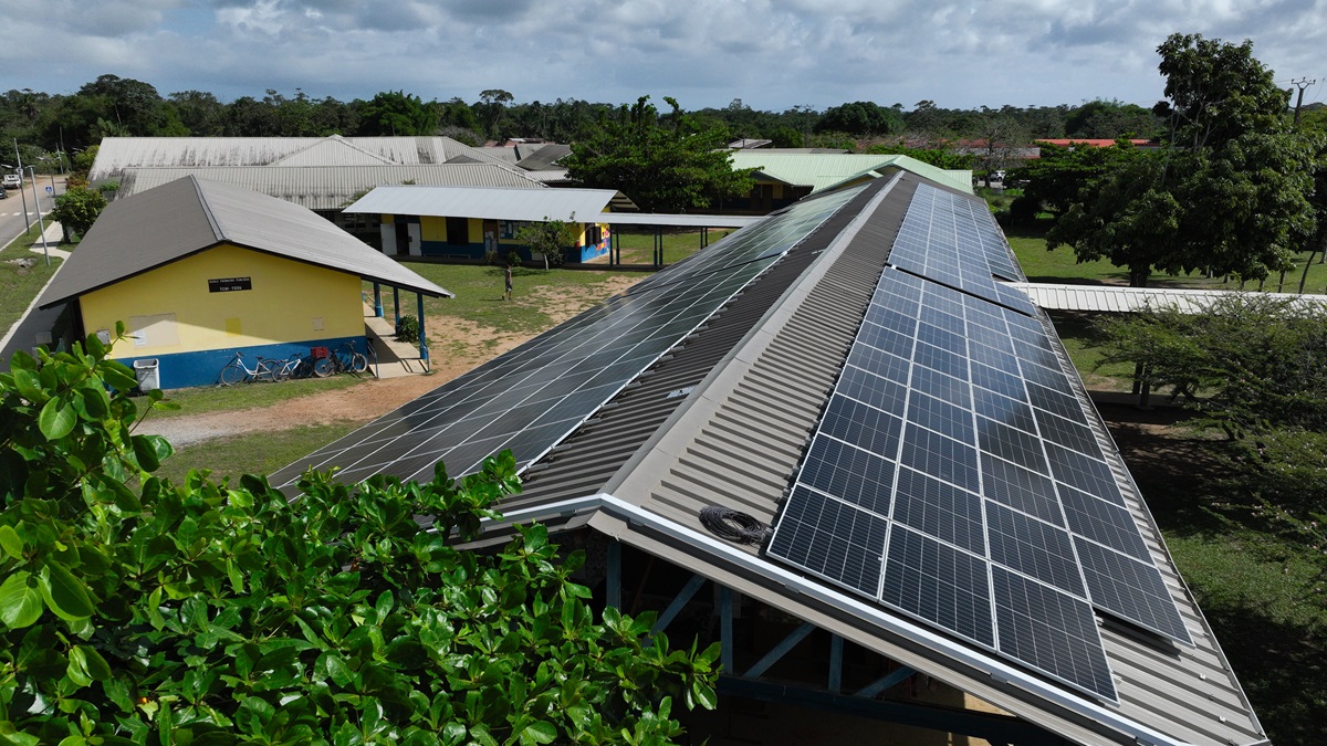 Centrales solaires de Mana
